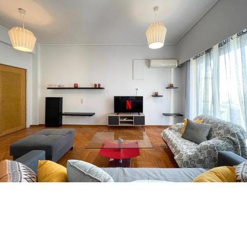 Eolou Sea View 60sqm apt in Paleo Faliro