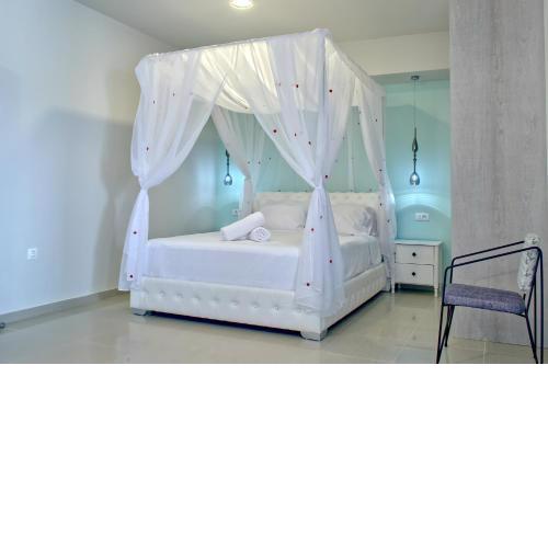 Epipleon Luxury Suites -101- Δωμάτιο 45τμ με βεράντα 30τμ μπροστά στη θάλασσα