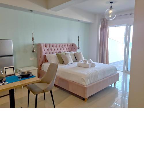 Epipleon Luxury Suites -106- Δωμάτιο 40τμ με βεράντα 45τμ μπροστά στην θάλασσα