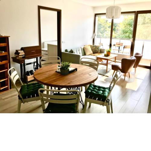 Erkel 19 Apartmanház