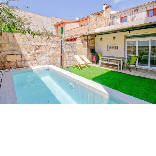 Es Convent Holiday Home