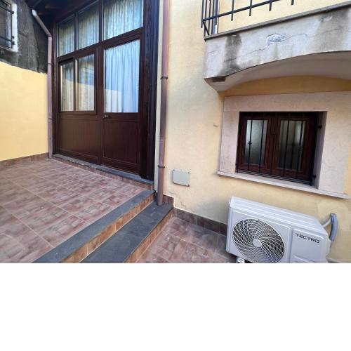 Esclusivo Cortile Duca D'Aosta ai piedi dell'ETNA