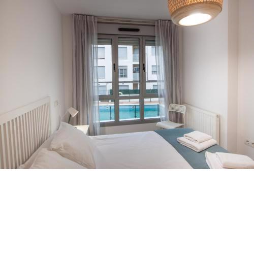 Esguil, apartamento con piscina, a 3 km de la playa