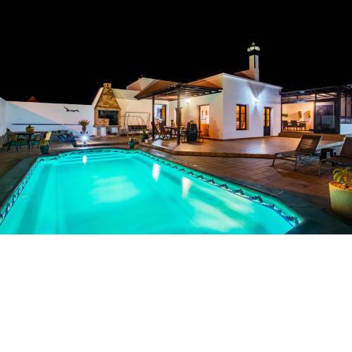 Eslanzarote Acoruma House, Super Wifi, Heated Pool