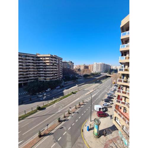 Espacioso apartamento con impresionantes vistas y garaje privado - Dos Torres Tauriel
