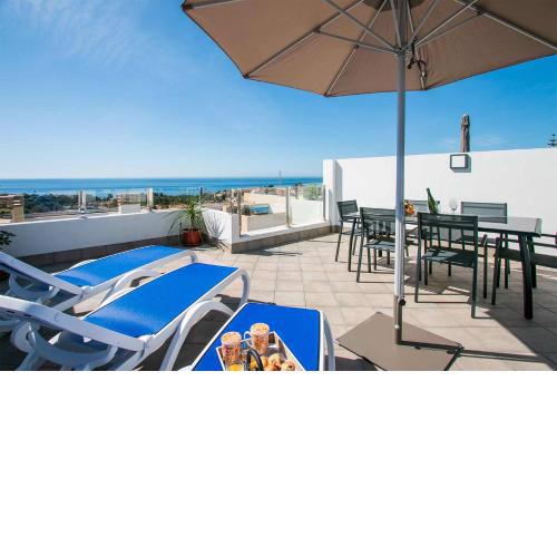 Espectacular adosado con piscina y vistas al mar