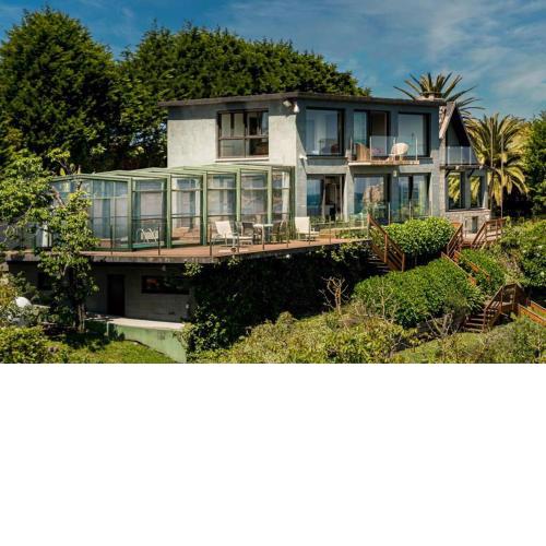 Espectacular villa al borde del mar