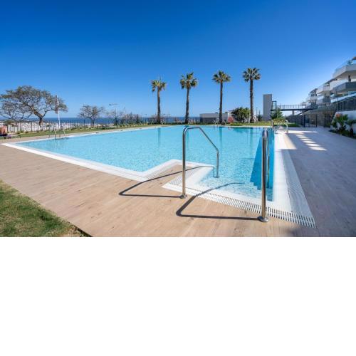 Estepona city with indoor pool and gym Las Mesas