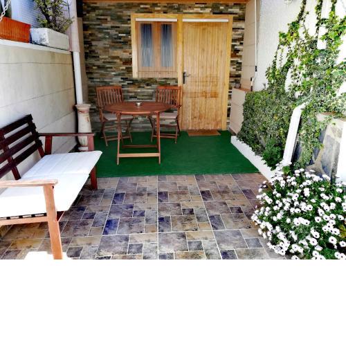 Estudio acogedor, cerca de la playa con piscina.