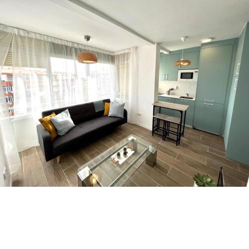 Estudio con Vistas al mar, Wifi, Smart TV, Fire Stick Amazon, en el Centro, a 600 metros Playa
