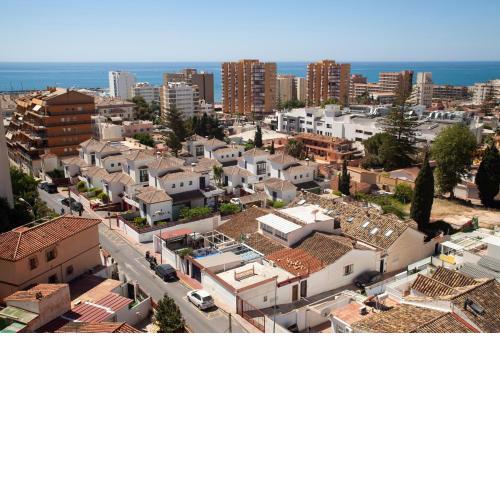 ESTUDIO CON VISTAS AL MAR Y MONTAÑA