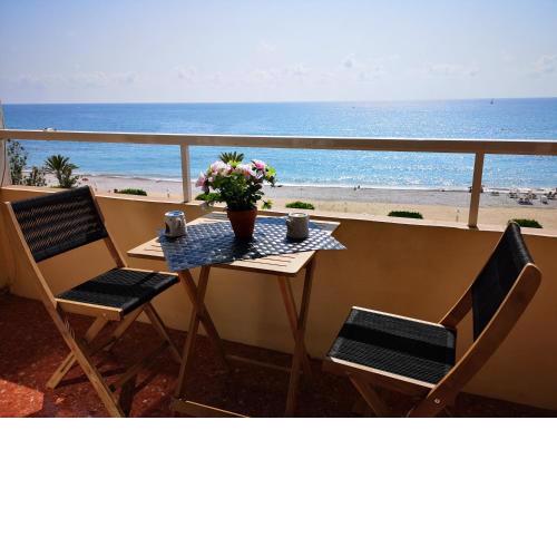 Estudio con vistas al mar
