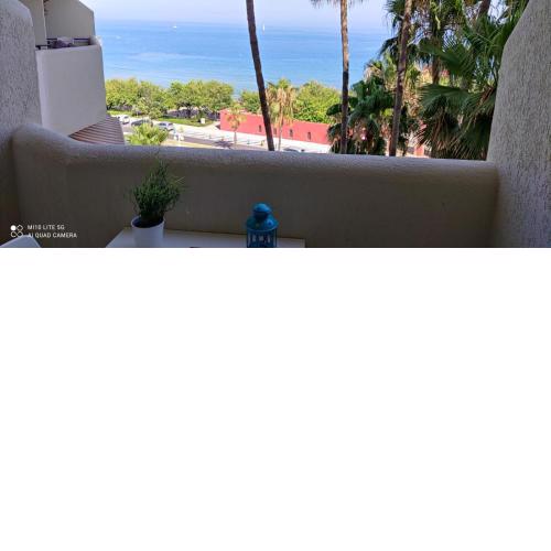 Estudio en Benalbeach, vistas mar, primera línea playa