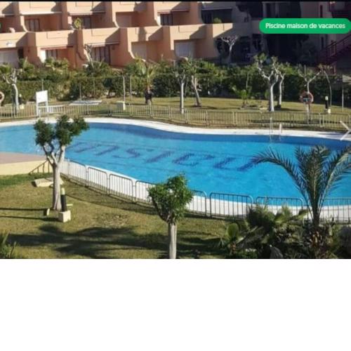 Estudio en Urbanización naturista con piscina junto al mar