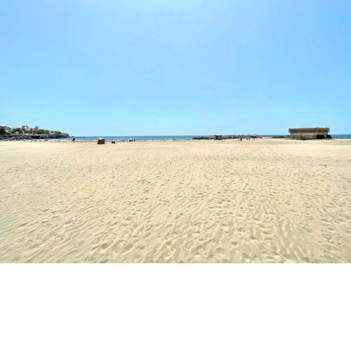 Estudio exterior triple. Wifi, a 1 minuto a pie de la Playa de Las Canteras