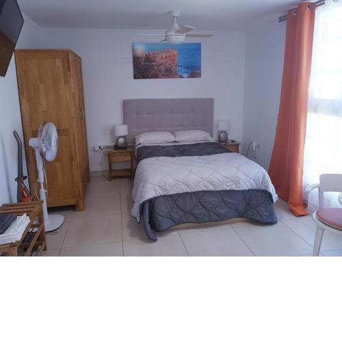 Estudio nuevo con baño, cocina y gran terraza