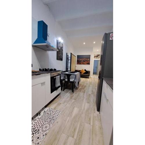 Estudio privado con entrada independiente
