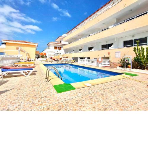 Estudio Solo Adultos, Cerca al Mar y a Playa de Las Americas, FREEWIFI, piscina Tenerife