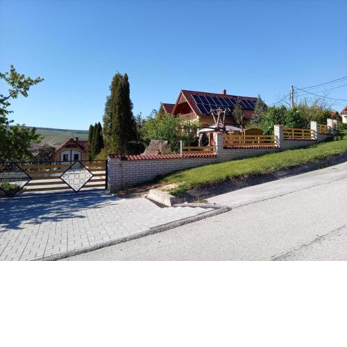 Eszter-lak