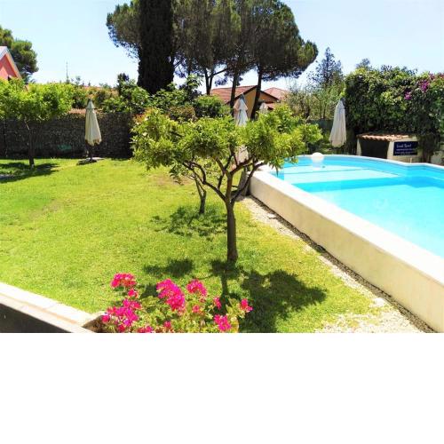 Etna Shelter Holiday House