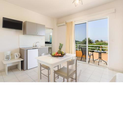 Eugenia Studios & Apartments