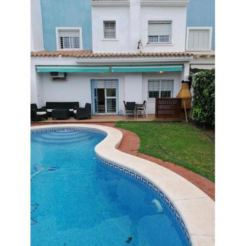 Eva Recommends Puerto Sherry Piscina