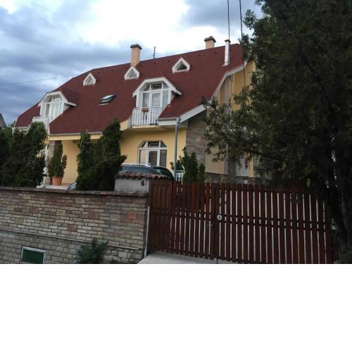 Eva Rooms