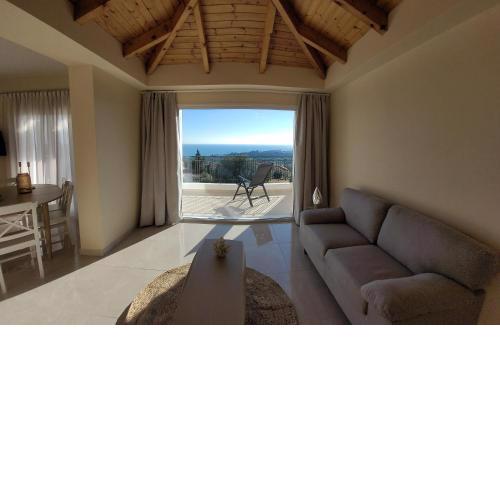 Evangelia's Residence - 3 Bedroom Sea View Apartment