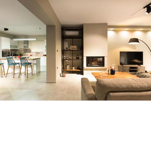 Evangelie Residence a brand new design apartment 5 minutes from the sea with a large garden