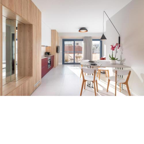 Evans Luxurious Apartment 3