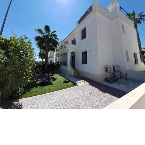 Eva's Place Villamartin VM052
