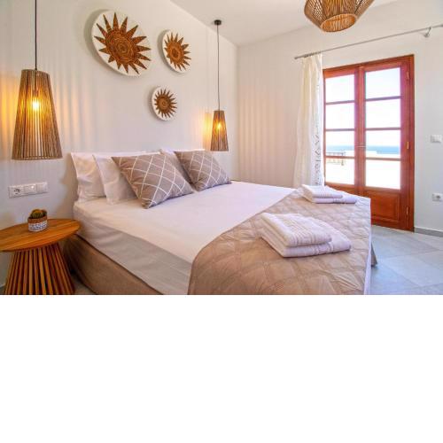Evdokia - Luxury Vineyard apartment with Aegean View