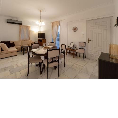 Evelina Traditional Cycladic Hill House
