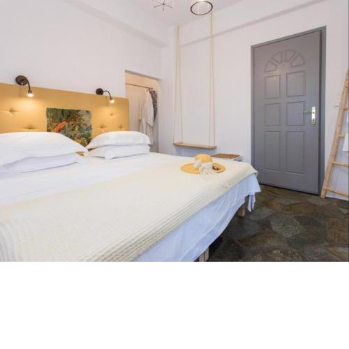 Evi Rooms