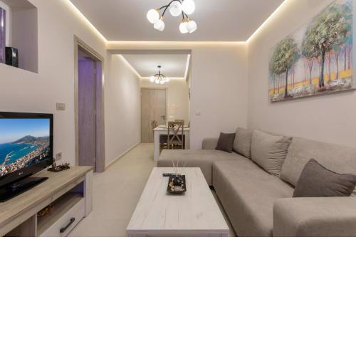 Evia's Apartment - New Apartment In Town!
