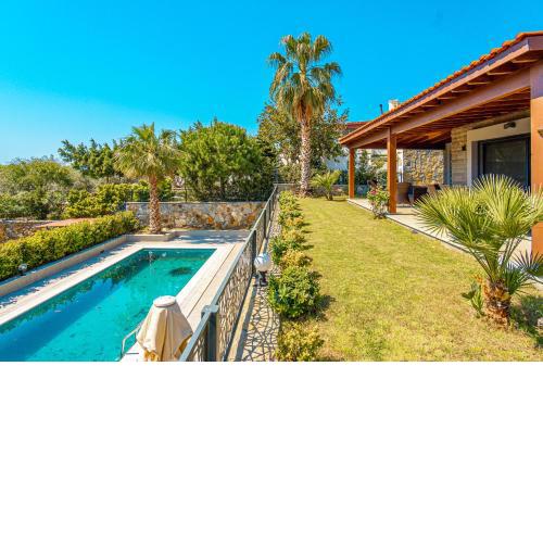 Excellent 3BR Villa with Private Pool Gümüşlük