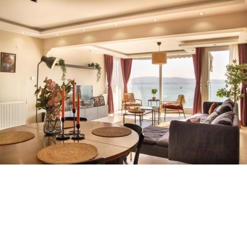 Exceptional Flat with Gorgeous Sea View in Izmir