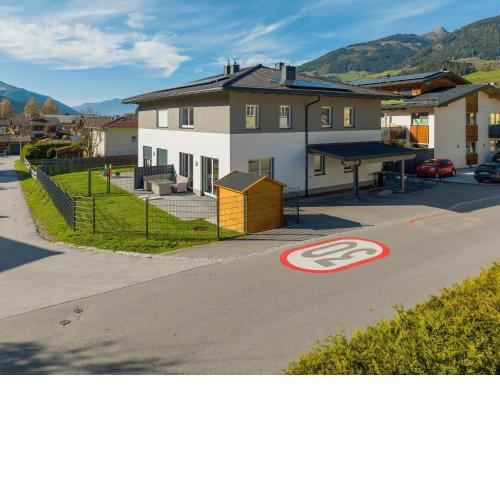 Exceptional House Joop in Niedernsill with garden