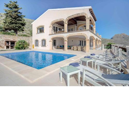 Exclusiva villa en Pollensa con vistas al mar