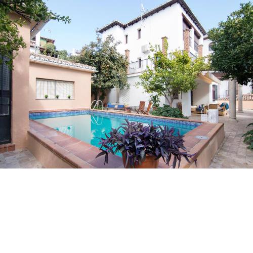 Exclusive 4BR Villa Private pool over Alhambra