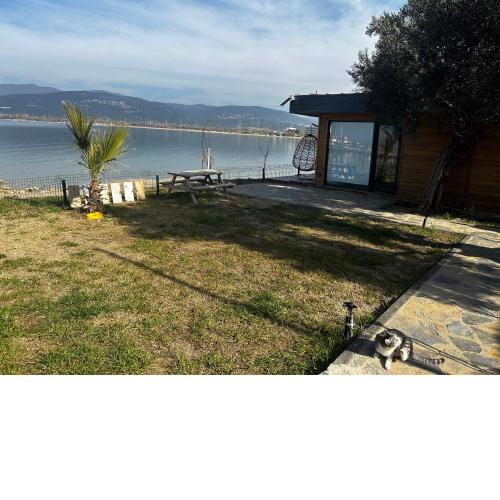 Exclusive Bungalow by the Sea