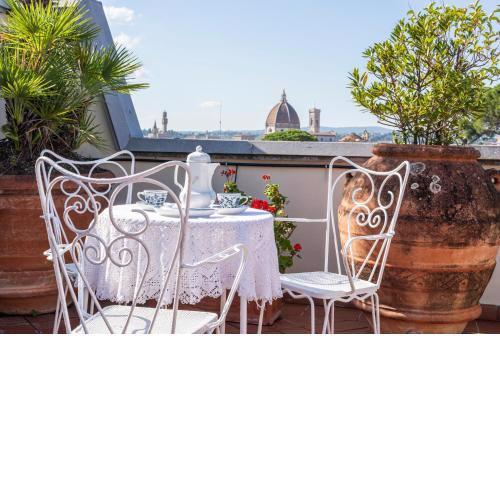 Exclusive Penthouse , Skyline View , with Parking