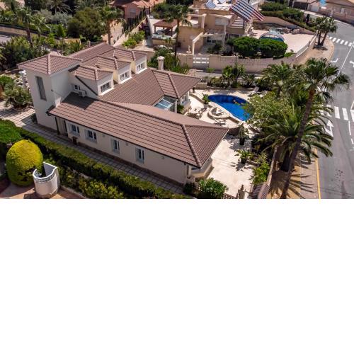 Exclusive Seaside Villa With Private Pool
