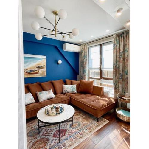 Executive 2 Bedroom Apartment + Parking