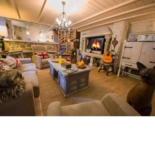 Exotic Mansion in A Lama with Private Pool near Beaches