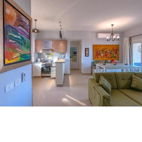 Exotic Retreat 2 BR Apartment in Water Side Lagoon Pool