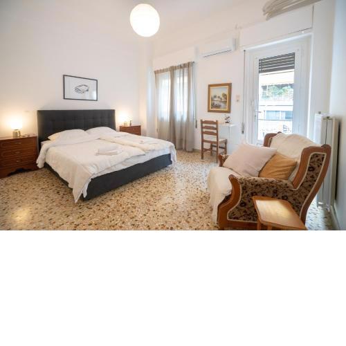 Explore Athens from a Local Rooftop Apartment