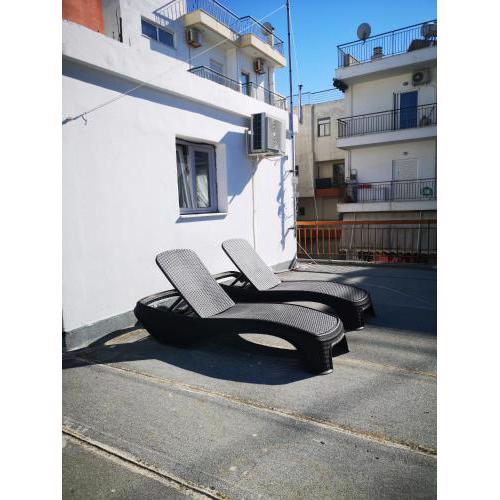 Explore Greece from Cozy City Centre Apartment