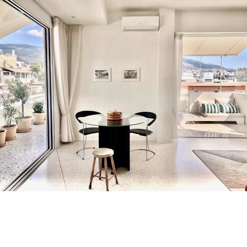 Exquisite Designer Penthouse with Panoramic View in Hilton Area