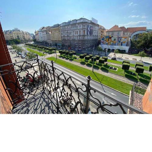 Extra Sok Szobás Apartman Budapest Központjában
